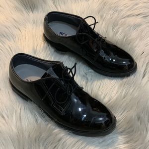 Bates Women’s high gloss Oxford shoes